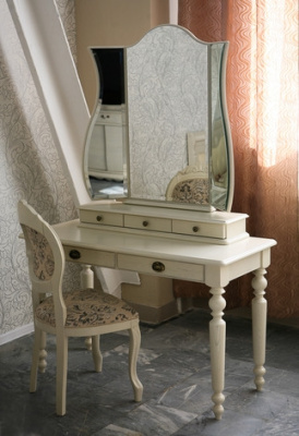 Стол туалетный Лика ММ-137-06. Фото